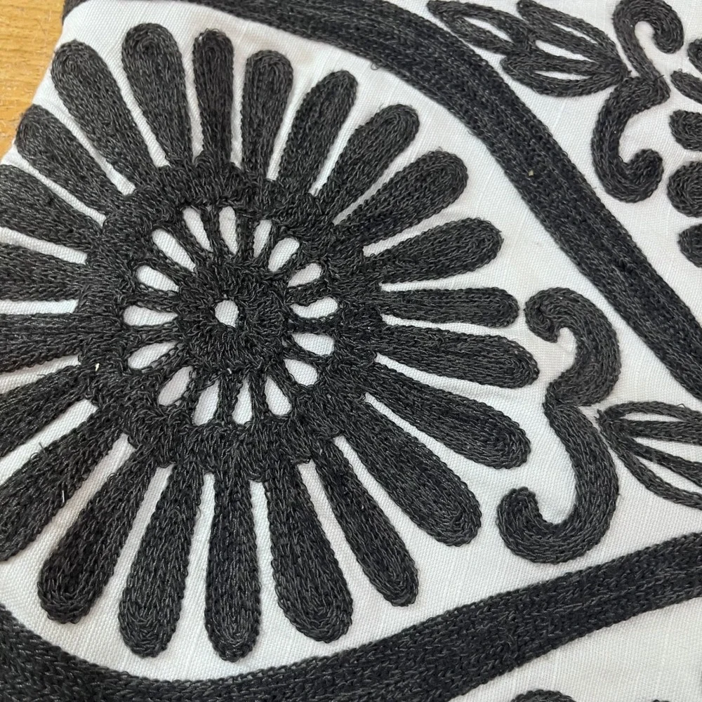 Pottery Barn Pillow Cover 20x20 White Black Floral Embroidered Crewel Square